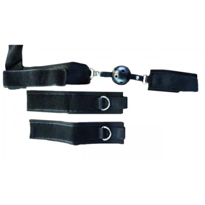 Кляп черный с наручниками для фиксации рук Кляп черный с наручниками для фиксации рук